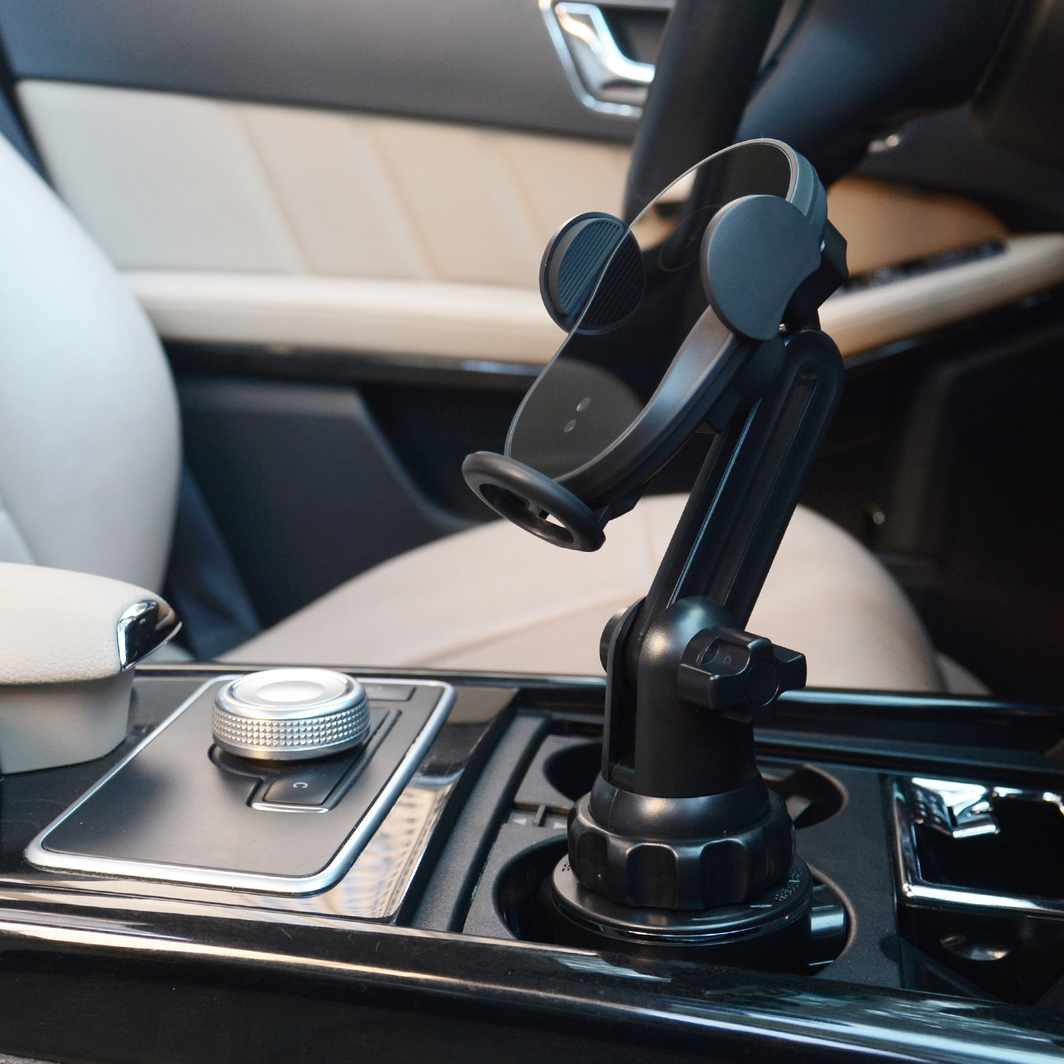 热销15W车载无线充手机支架汽车水杯座无线充电支架红外感应