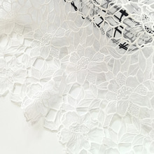 2025新品法式白色欧根纱牛奶丝激光镂空刺绣蕾丝面料服装面料厂家