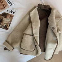 Женская куртка из овечьей шерсти цвета хаки с круглым вырезом, новинка осени 2025 года, свободный бархатный топ в корейском стиле для маленьких людей