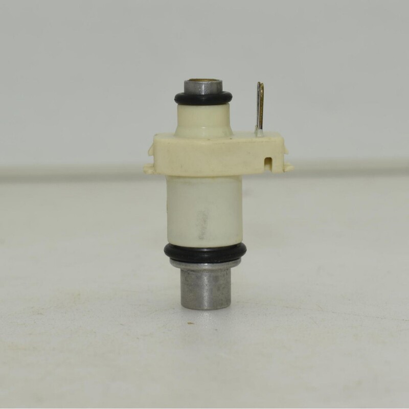 Automobile fuel injector 1CD-13930-00-00 2 holes