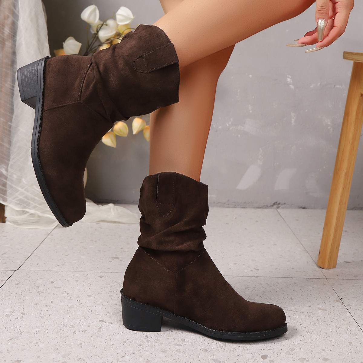 Women's Retro Plus Size Pleated Slouch Boots Chunky Heel Slip-On Suede Martin Boots Winter New Style Size 43_vogvips.com