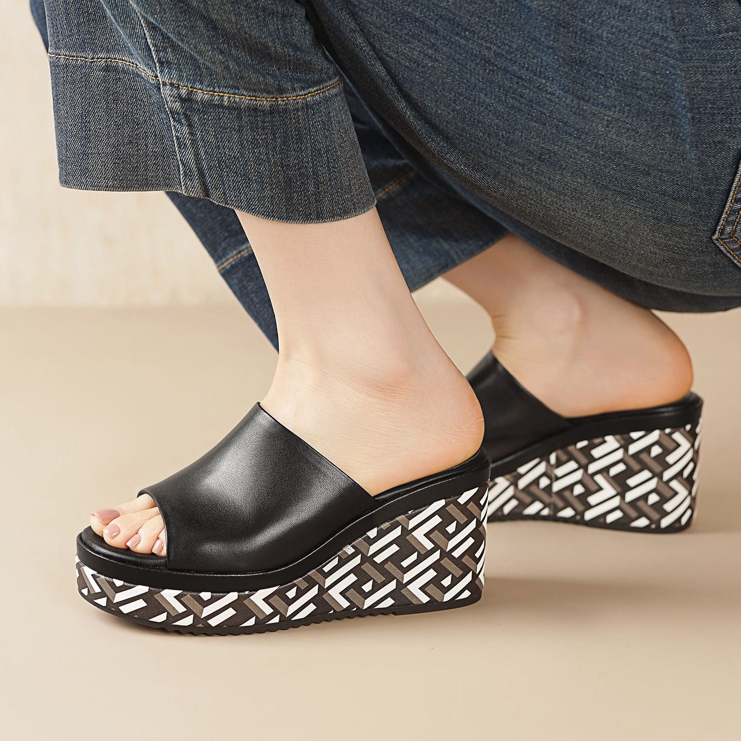 Sandal cao gót nữ hở mũi đế dày 8.5 cm phối màu — đen