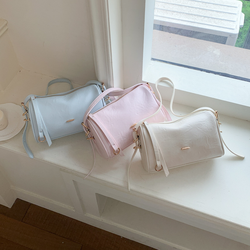 2026 nuevo bolso de brazo simple de color sólido bolso de almohada de viaje de moda moda diaria bolso de hombro