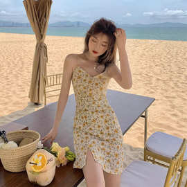小开叉领黄色碎花法式吊带连衣裙温柔风甜美梗桔初恋短裙子女夏