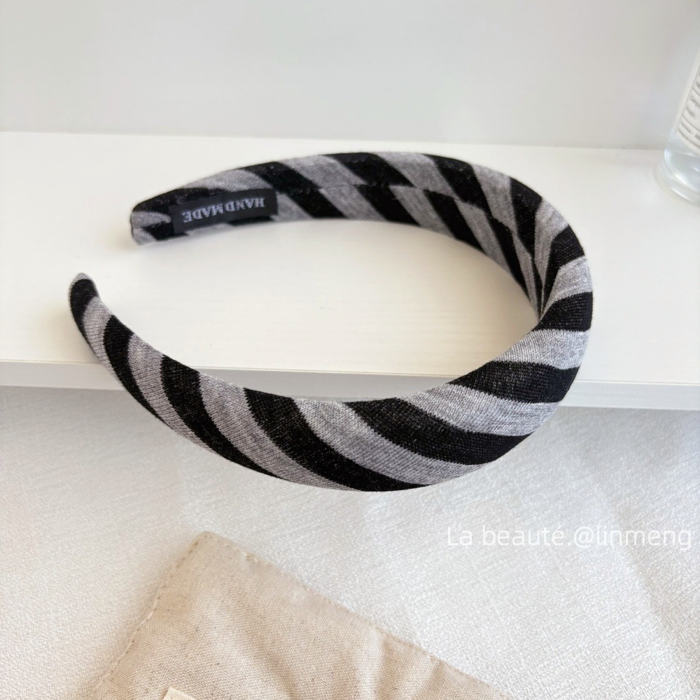 Diadema superior de cráneo alto Diadema de fragancia pequeña negra de alta calidad Diadema de estilo perla coreana arco simple cueva para el cabello accesorios para el cabello femenino