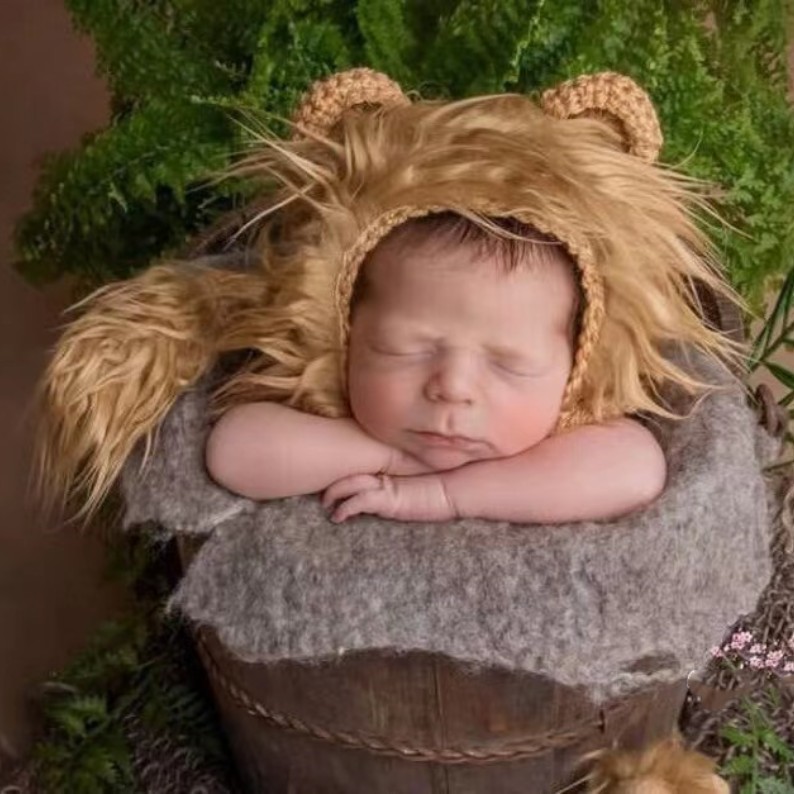 Woolen children's hat for new born