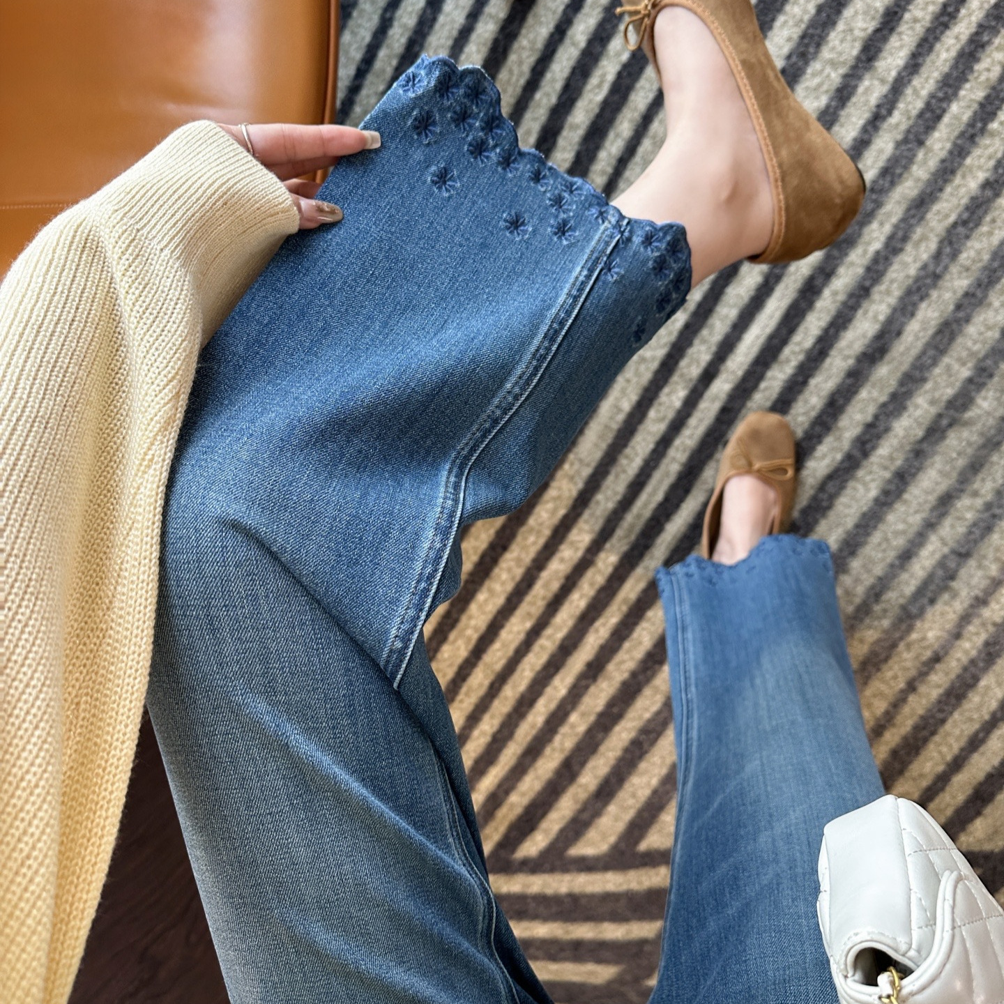 Eye-Catching! ~Designed Lace Embroidered Straight Jeans for Women 2025 New Autumn Nine-Point Wide-Leg Pants