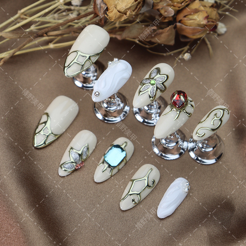 New Almond-shaped Wearing Armor Futuristic Cyberpunk Simple Hand-painted Gold Line Flower Diamond Milk Porcelain White Manicure Pieces