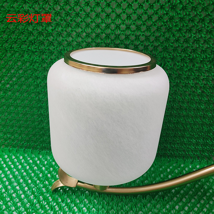 덮개가있는 구름 전등갓