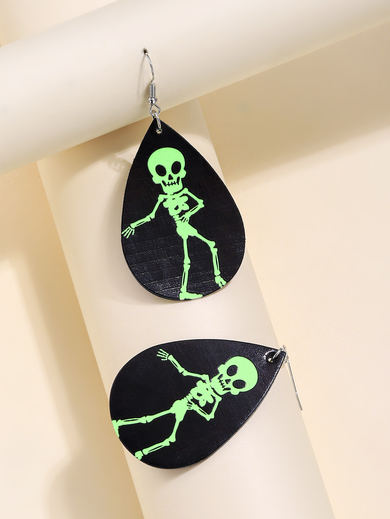 Halloween Skull Pumpkin Witch Funny Leather Luminous Earrings Wholesale Nihaojewelry display picture 17