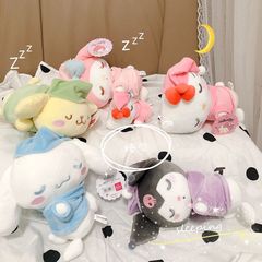 玉桂犬のクロミ美楽蒂は腹ばいになって寝ます。