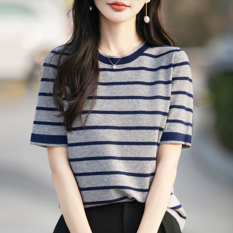 Wholesale 2026 Spring and Summer Women's Knitwear Andy Velvet Sweater Women's Round Neck Short-Sleeved Striped T-Shirt Korean Style Wholesale 2026 Spring and Summer Women's Knitwear Andy Velvet Sweater Women's Round Neck Short-Sleeved Striped T-Shirt Korean Style