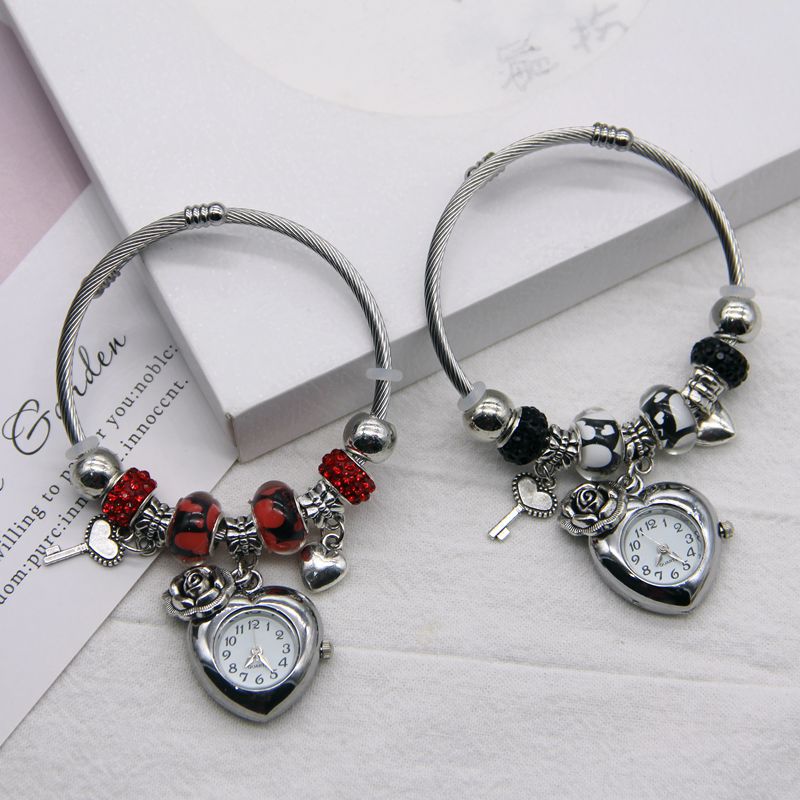Heart Shape Pattern Women's Gender Elegant Heart Shape Quartz Women's Watches