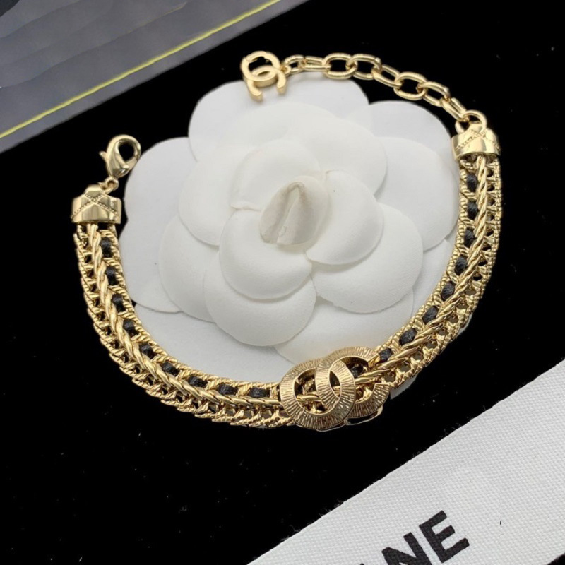 Small fragrant style double C rhinestone twist chain black sheepskin bracelet brass material European and American fashion Joker bracelet