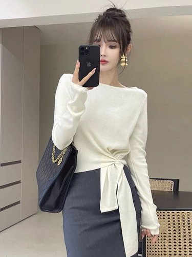 Korean-style minimalist, chic, lace-up casual ribbed shirt for women—irregular hemline, trendy and figure-flattering for spring and autumn