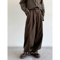 日本系レトロ秋冬新作美ラードコーヒー毛です。カジュアルパンツは男女がゆったりしています。