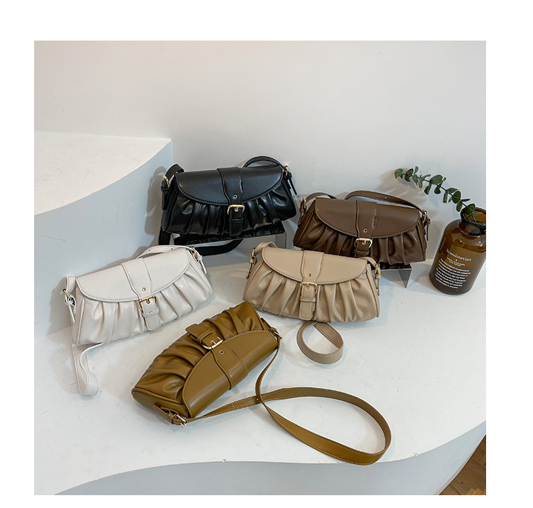 2021 New Autumn Underarm Bag Fashion Fold Cloud Bag Baguette Bag display picture 5