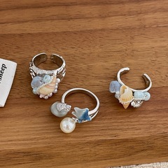 レトロなビーチリゾートスタイルの天然アクアマリンシェルハンドメイドリングインコールドスタイルメタルワイドバージョンリング