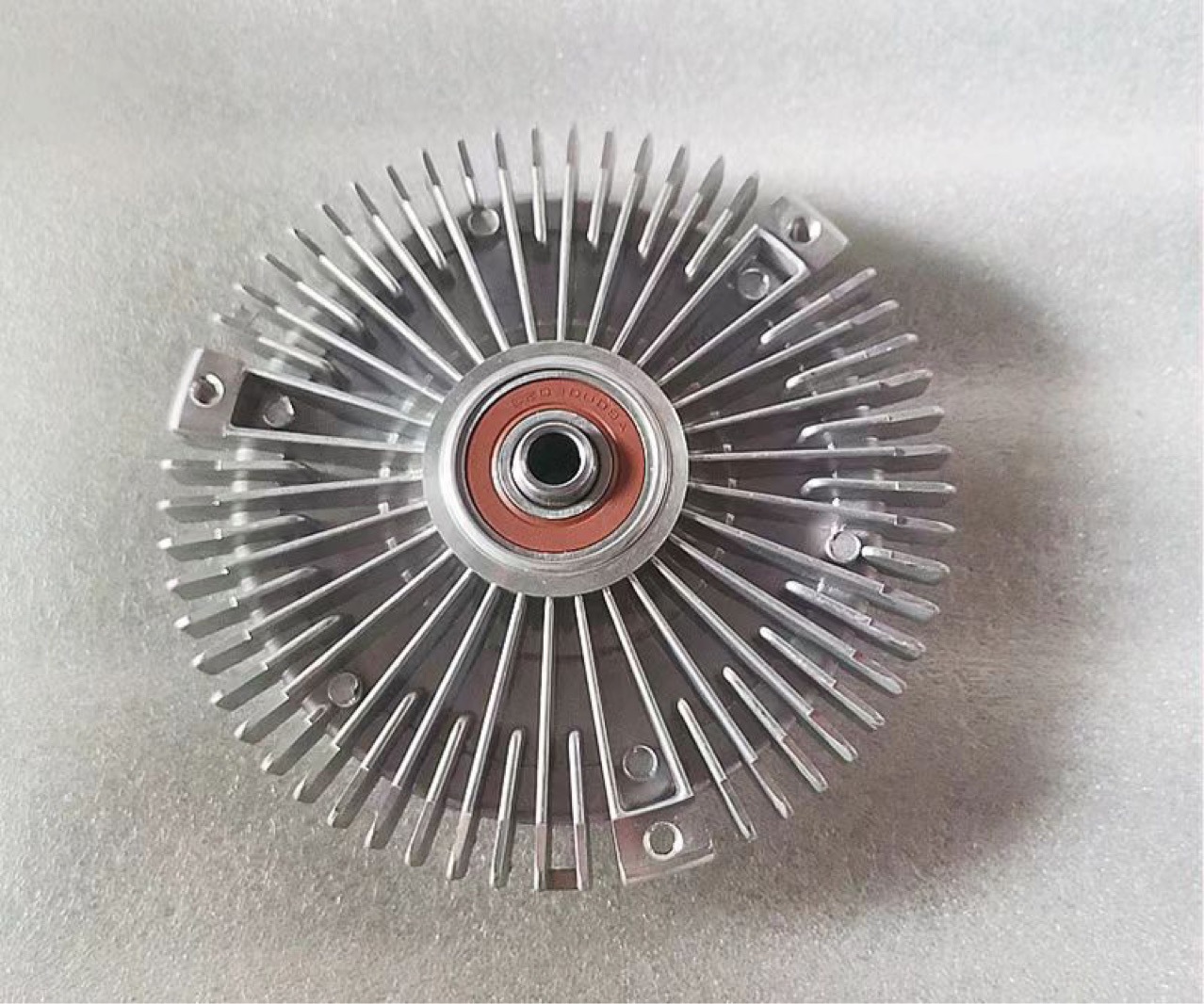 Fan coupler is suitable for Aiteng Yurester auto parts 665200022 fan clutch radiator