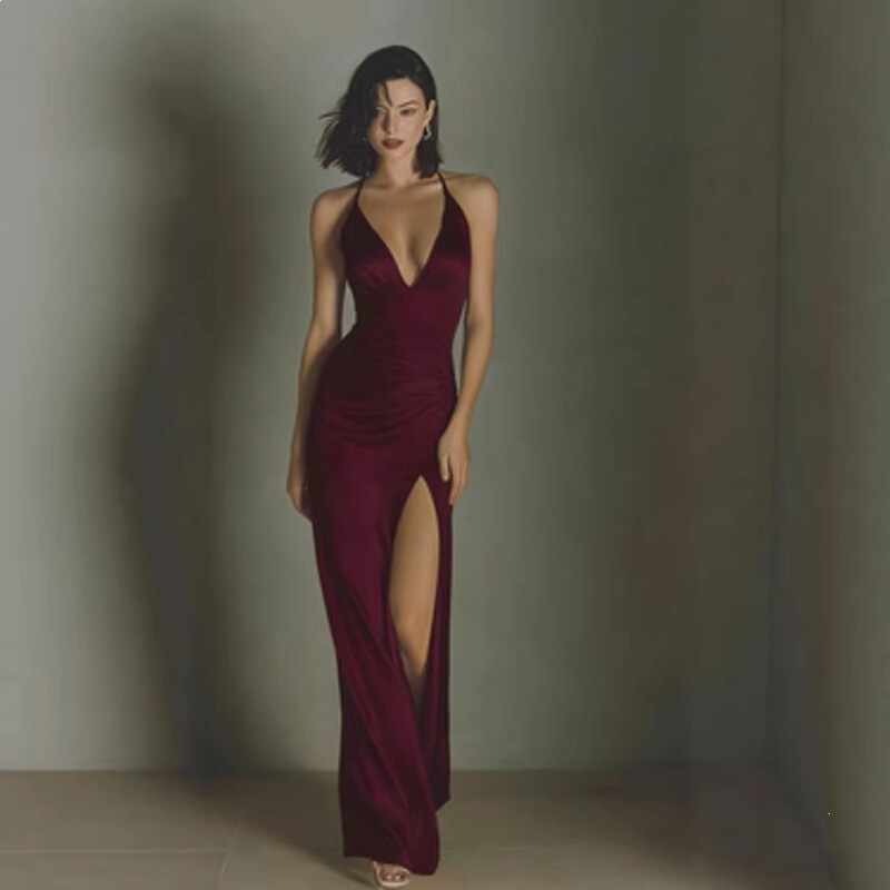 2026 Summer French-Style Sexy Satin Long Dress with a High-End Feel, Champagne-Colored Gown with Halter Neck, Backless Design, Waist-Cinching, and Slit 2026 Summer French-Style Sexy Satin Long Dress with a High-End Feel, Champagne-Colored Gown with Halter Neck, Backless Design, Waist-Cinching, and Slit