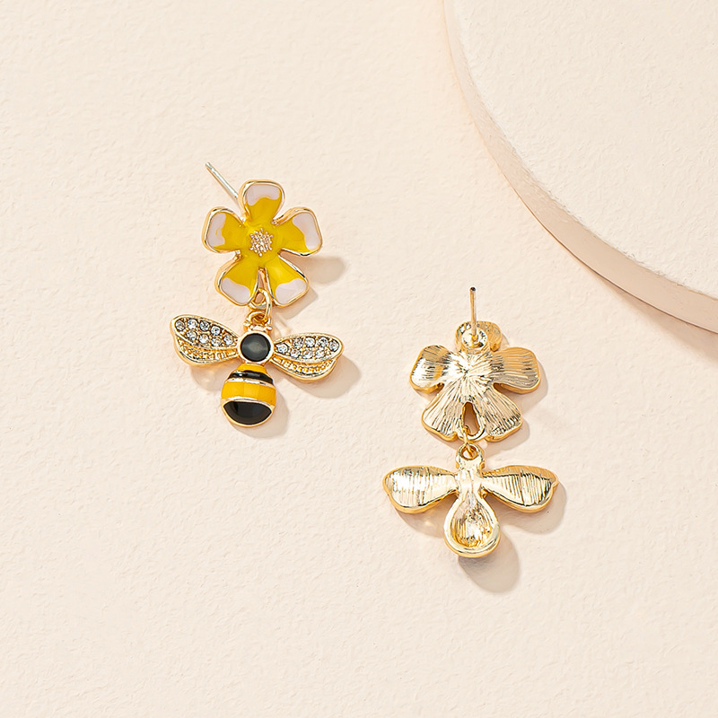 New Years ear jewelry bee flower earrings diamond drop oil earrings femalepicture4