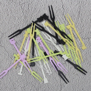 Wholesale plastic bag bulk disposable fruit fork suit two teeth multi-color fruit dessert fork dessert small fork