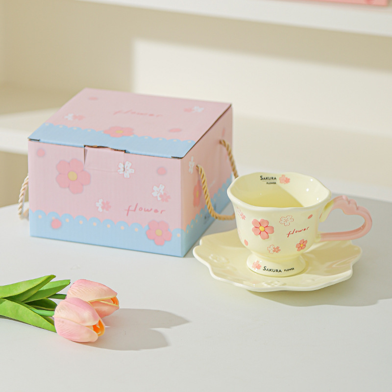 Alto valor de la cara flor de cerezo relieve taza de marca personalidad creativa de la chica corazón de cerámica casera taza de agua taza de café plato regalo de mano