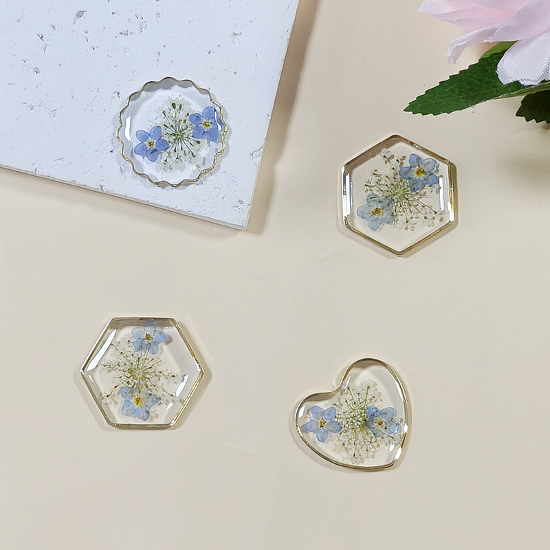 Wangyou Double-sided Lace Heart Hexagon Large Frame Dried Flower Ornament Copper Frame Epoxy Resin Bracelet DIY Pendant Necklace Wangyou Double-sided Lace Heart Hexagon Large Frame Dried Flower Ornament Copper Frame Epoxy Resin Bracelet DIY Pendant Necklace