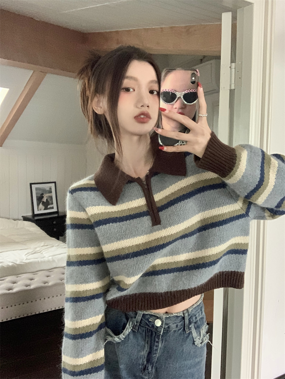 Demi-season retro knitted sweater with zipper