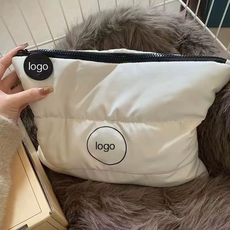 Стильная косметичка с пухом, organizer bag, стиль Chanel