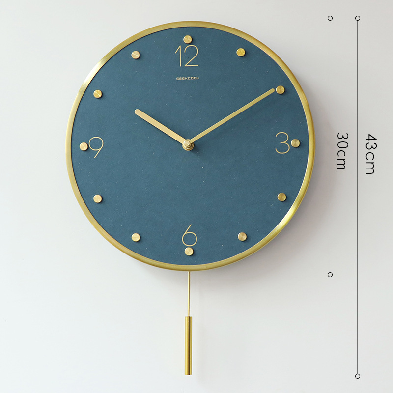 Metal mudo reloj de oscilación: Color de lujo ligero moderno lujo ligero ins Reloj de pared latón escala color MDF reloj cara