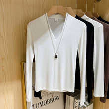 【Just JS】v领打底衫女2025新款秋冬修身皮衣内搭长袖针织衫T恤