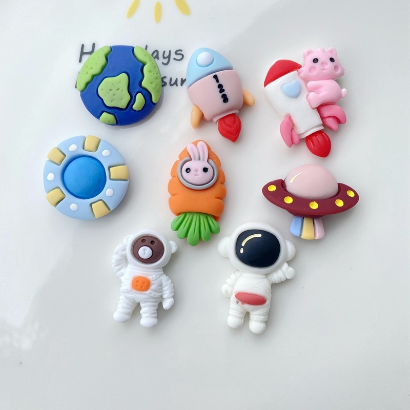 10pcs DIY Crafts Resin Accessories DIY Phone Case Patch keychain Pendant Children's DIY hairpin Hair Accessories Cartoon Astronaut Earth 