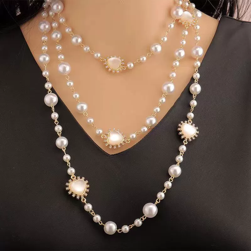 Элегантное handmade жемчужное ожерелье с сердечком-подвеской, позолоченные акценты, Love Pearl свитер-цепочка