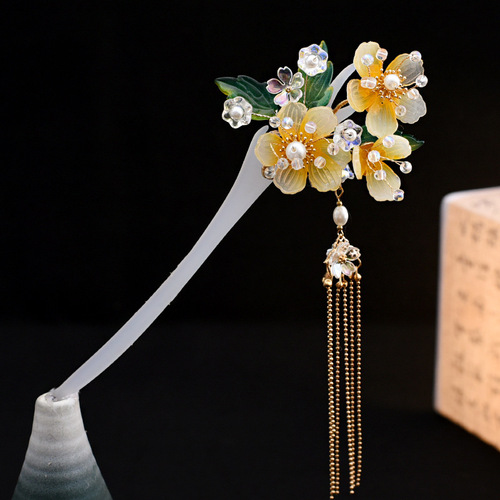 Ancient Style Hairpins for Women, Elegant New Chinese Style Hair Ornament, Tassel Pendant for Updo, Simple Brooch with Lychee Beads, Wooden Hairpin Headpiece for Qipao