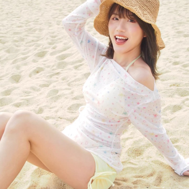 Women's Three-Piece Swimsuit Set with Long Sleeves, Sun Protection, Fresh and Sweet Pure Desire Style, Beach Swimming, Water Color 9169