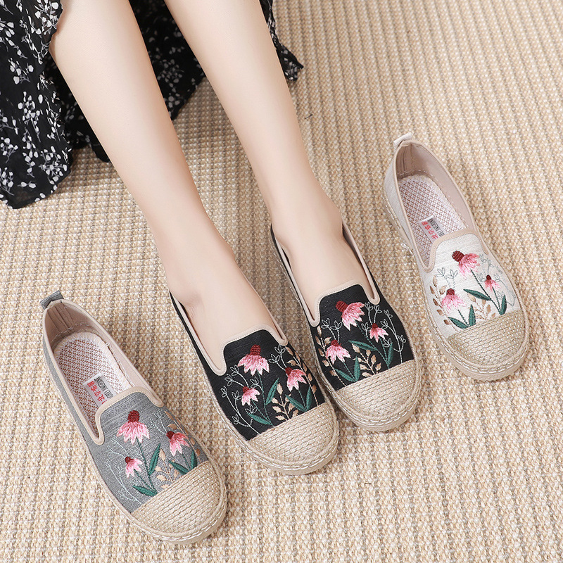 Chinese folk qipao old  beijing tang suit hanfu shoes for women girlsold Beijing folk embroidery cloth shoes soft bottom breathable linen lazy shoes