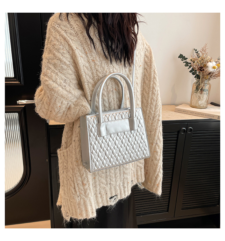 Leisure for women 2024 new item, niche simple diamond grid handbag, fashionable and popular single shoulder crossbody_voghion.com