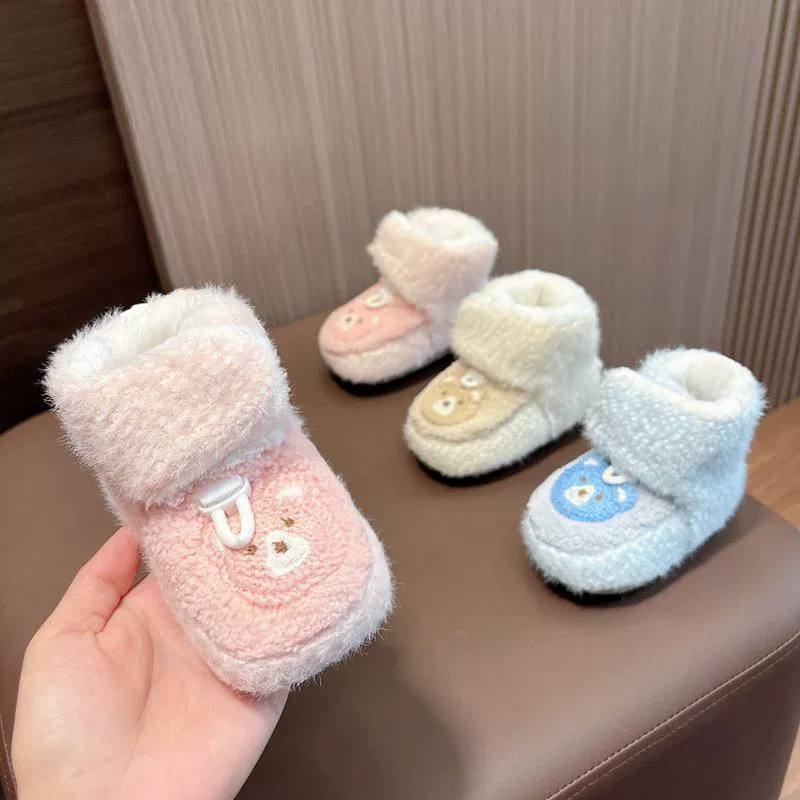 Детская хлопчатобумажная обувь утолщенная осенью и зимой мягкое дно плюс бархатный чехол для ног новорожденного, чтобы предотвратить выпадения 0-12 месяцев детская обувь для мужчин и женщин