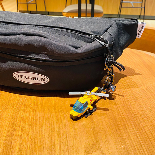 Custom Cartoon Alloy Fighter Aircraft Creative Car Keychain for Students, TikTok-Famous Backpack Charm, Couple's Small Gift—Wholesale