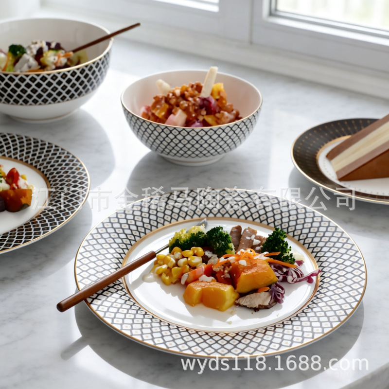 Western-Style Ceramic Dinner Plates for Hotel Restaurants, Steak Plates with Gold Rim, Breakfast Dessert Flat Plates, Model Room Presentation Plates, Bone China for Home Use