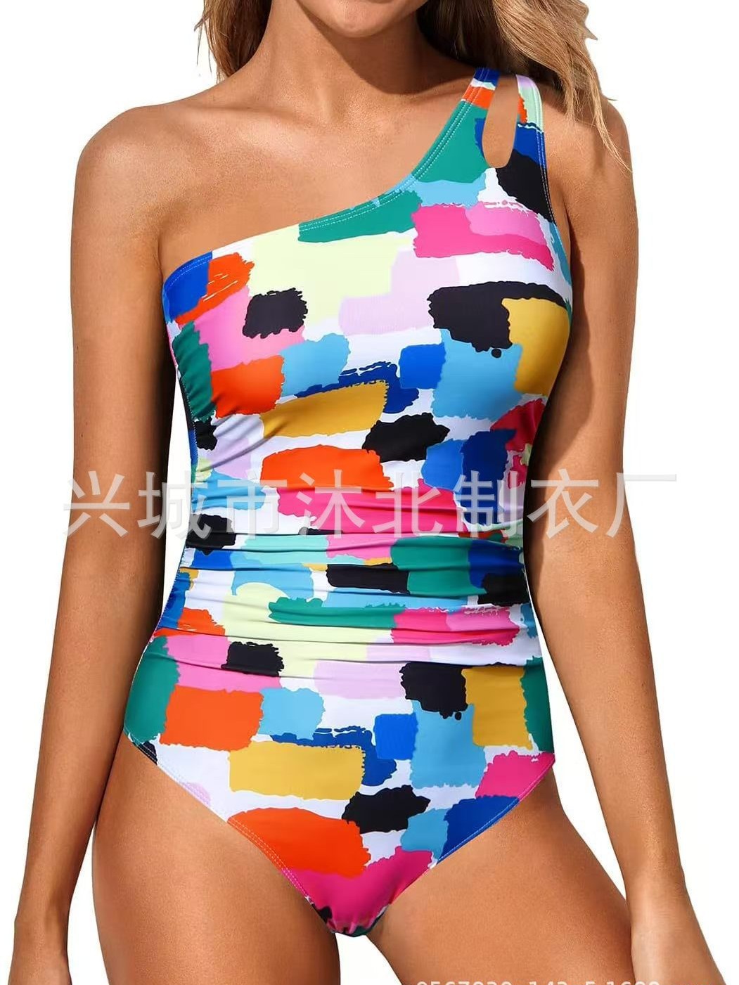 Traje de baño de una pieza para mujer, estilo europeo y americano, color sólido, sexy, con un solo hombro descubierto, efecto adelgazante, con almohadillas en el pecho, Amazon 2025 image 3
