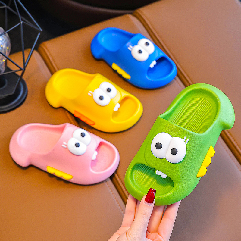 Nuevas zapatillas para niños antideslizantes para niñas Súper suaves para el hogar lindas de dibujos animados para niñas bebés sandalias para niños verano