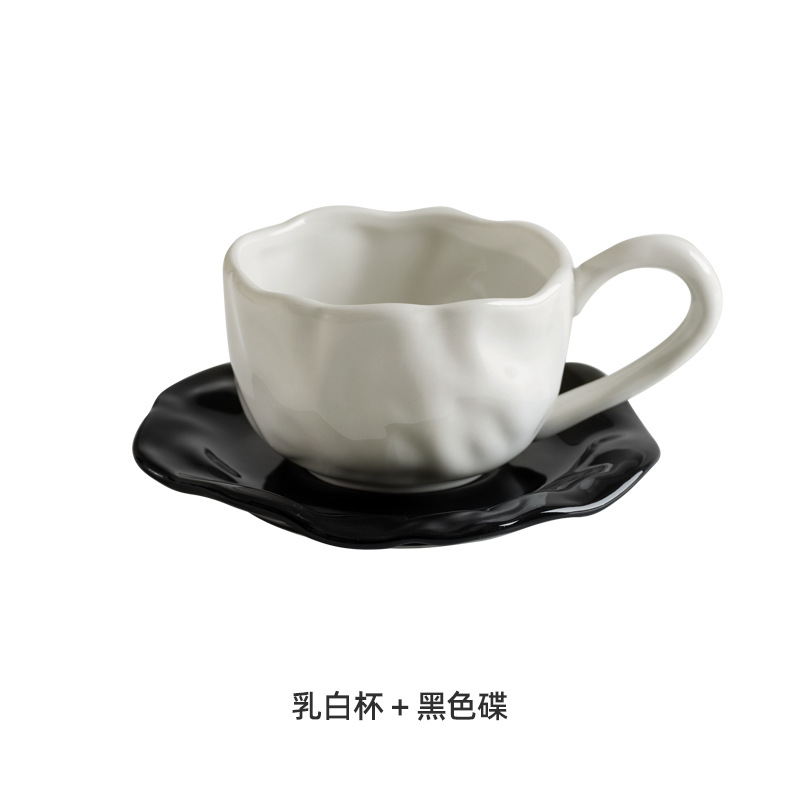 Taza de café de cerámica vintage hecha a mano taza de té mediados de la Antigüedad taza de té de la tarde avanzada y platillo traje taza pareja hombres y mujeres taza