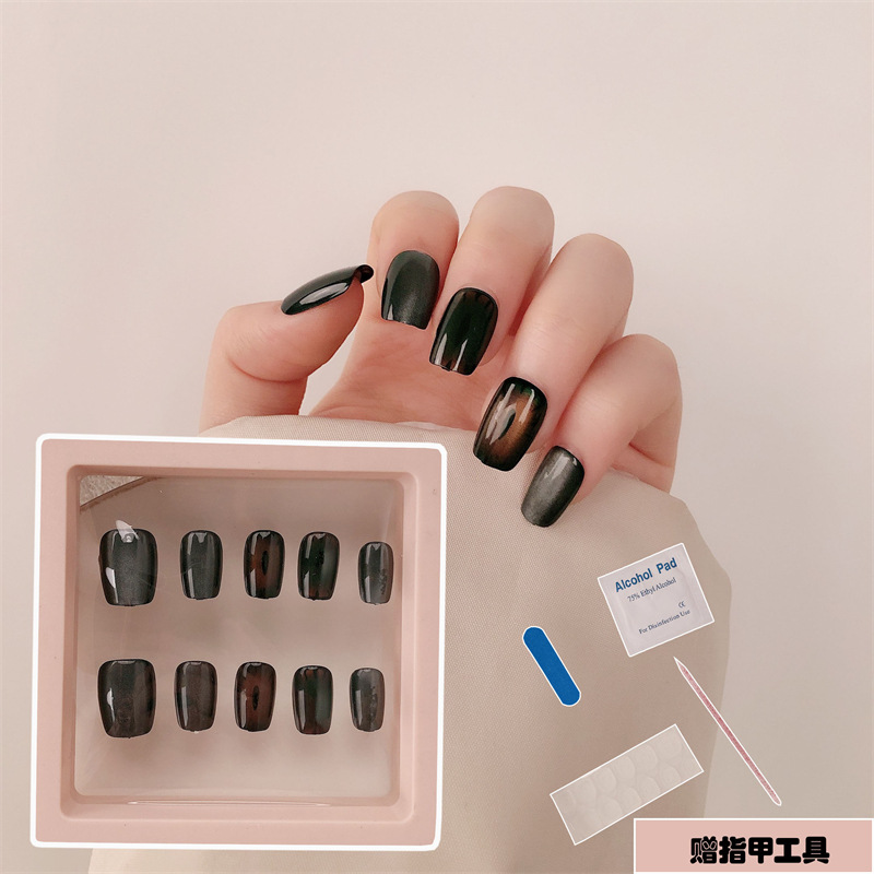 Red de celebridades con uñas hechas a mano, lentejuelas negras, color sólido, sensación de alta calidad, vestido blanco, nail art, parche de uñas terminado al por mayor