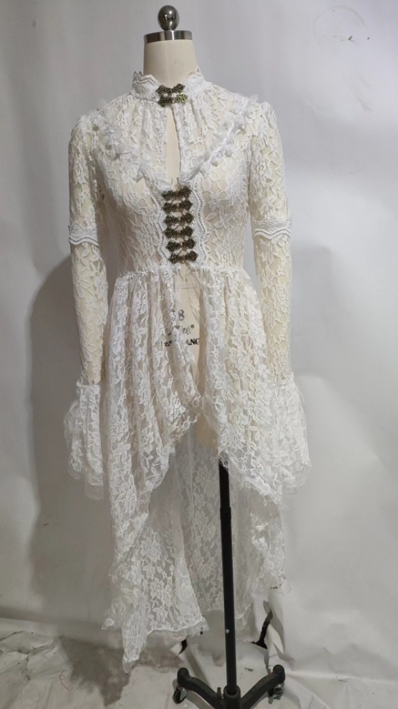 Abito medievale in pizzo per donna elegante costume da cerimonia_voghion.com