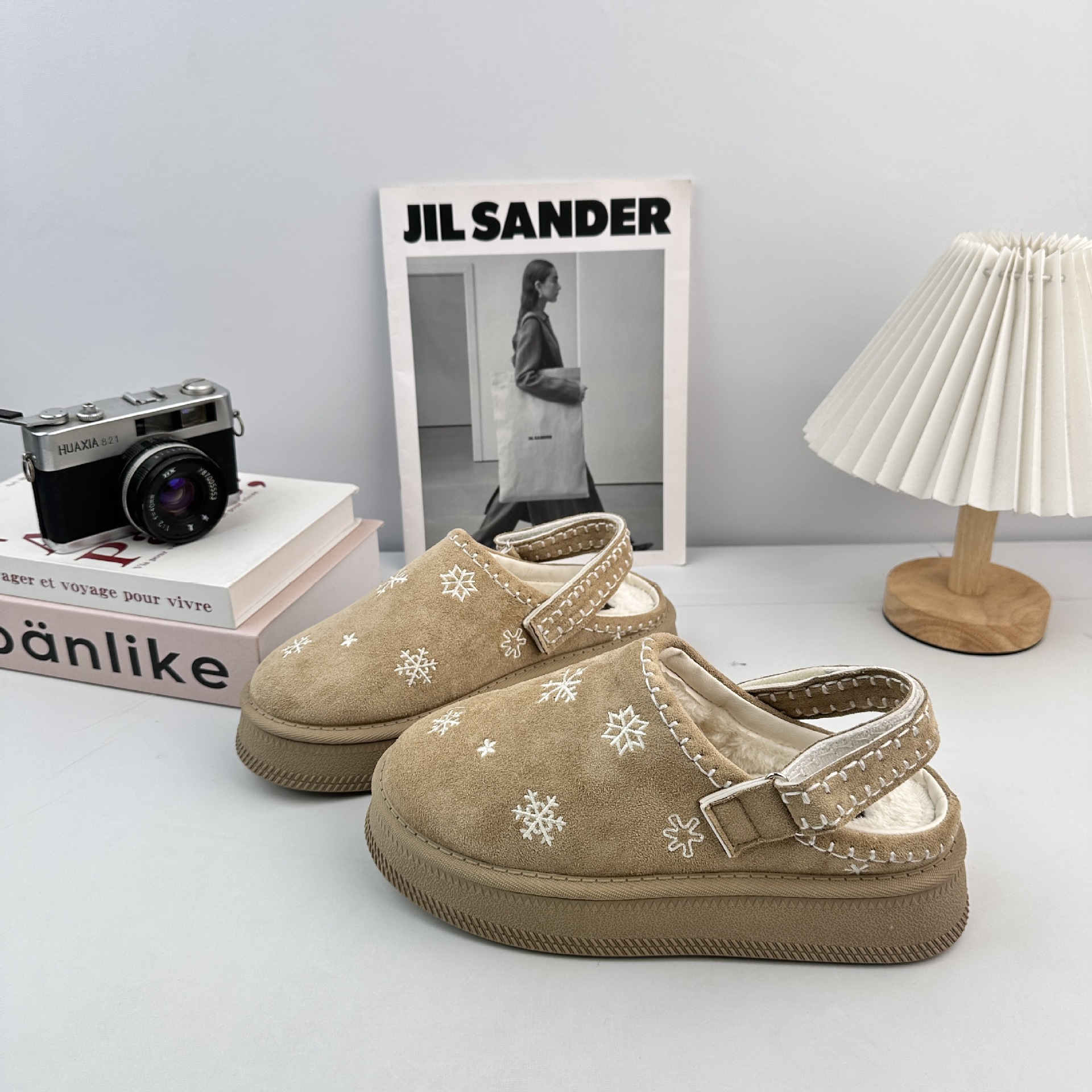 Zapatos de lana de invierno y otoño, zapatos de algodón suaves para mujeres, zapatillas de algodón casuales para mujeres.