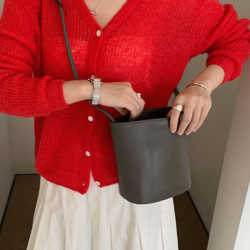 Cross-Border French Minimalist Small Bucket Bag Genuine Leather Women's Bag 2026 New Arrival Top Grain Cowhide Shoulder Underarm Crossbody Bag - Thumbnail 7