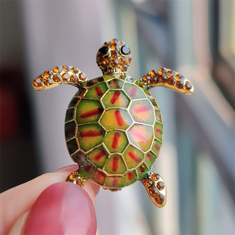 Creative Diamond-embedded fashion turtle animal brooch personality exaggerated dripping badge retro pin clothing accessories