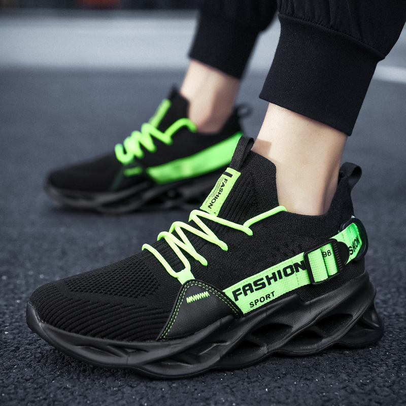Grenzüberschreitende Laufschuhe für Paare in Größe 46 mit leichter Dämpfung, bequemer, fliegender, gewebter, atmungsaktiver weißer Schuh, lässiger Mesh-Sportschuh_voghion.com